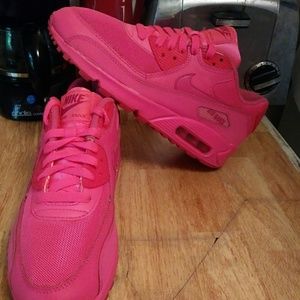 Nike Air Max 90... M7...W8.5